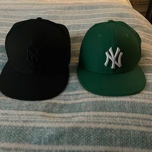 Fitted hats  (green- size 7 1/4 ) (black- size 7 1/8